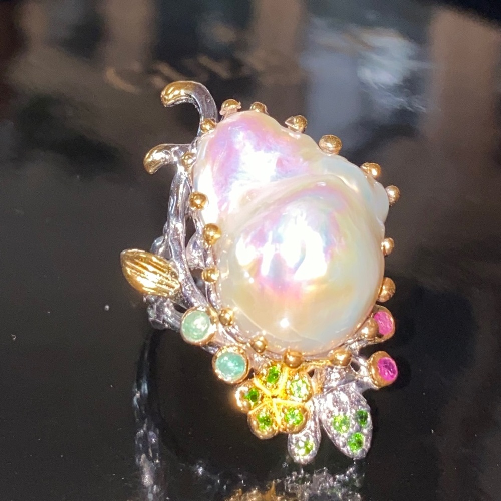 Beautiful Genuine Baroque Pearl Ring with Gems